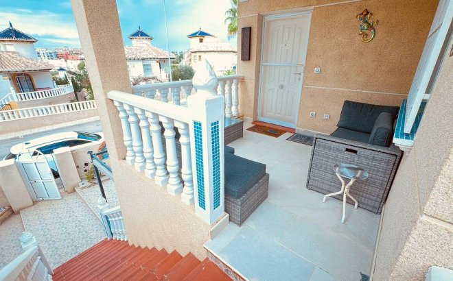 Revente - Villa -
Villamartin - Costa Blanca