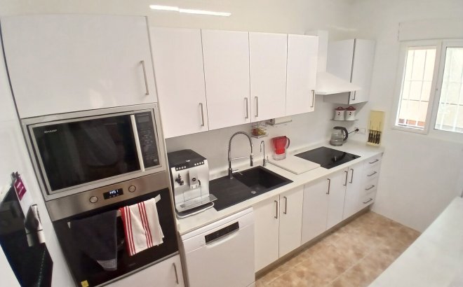 Revente - Villa -
Villamartin - Costa Blanca