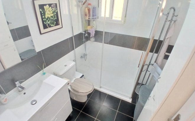 Revente - Villa -
Villamartin - Costa Blanca