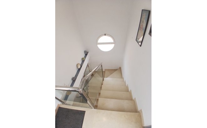 Revente - Villa -
Villamartin - Costa Blanca