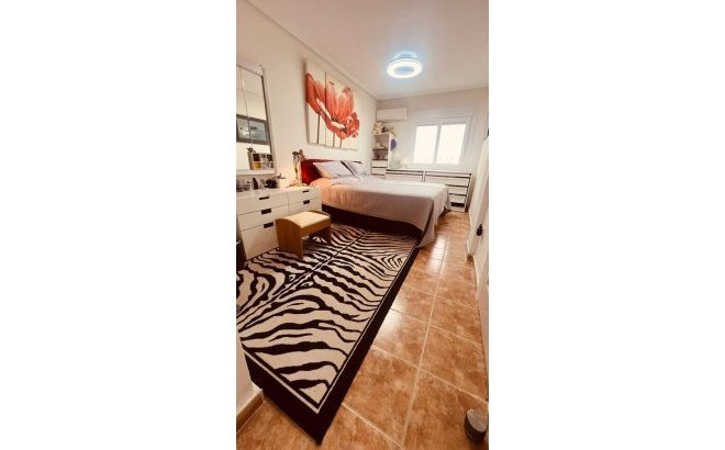 Revente - Villa -
Villamartin - Costa Blanca