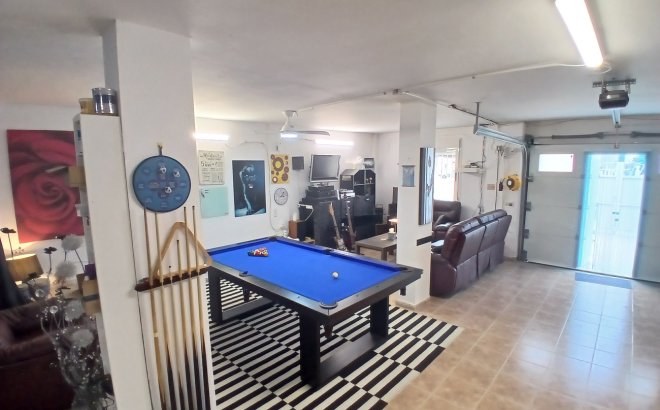 Revente - Villa -
Villamartin - Costa Blanca