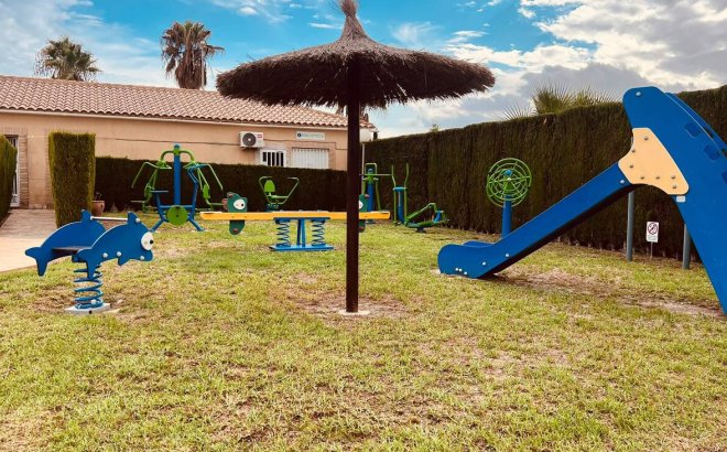 Revente - Villa -
Villamartin - Costa Blanca