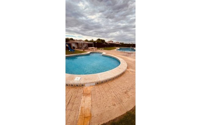 Revente - Villa -
Villamartin - Costa Blanca