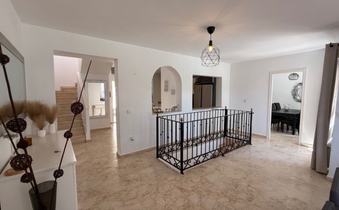 Resale - Villa -
Orihuela Costa - Costa Blanca