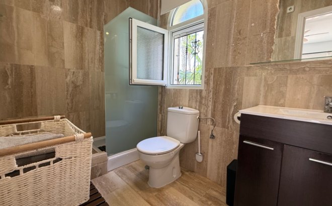 Resale - Villa -
Orihuela Costa - Costa Blanca