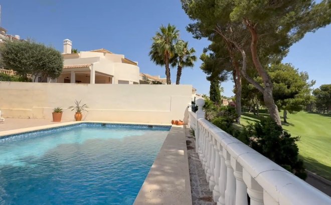 Resale - Villa -
Orihuela Costa - Costa Blanca