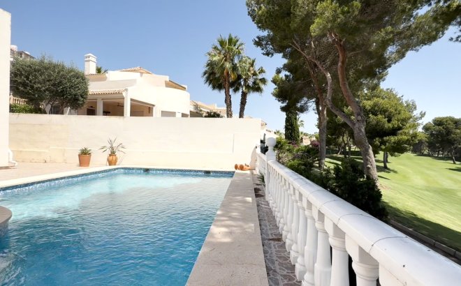 Resale - Villa -
Orihuela Costa - Costa Blanca