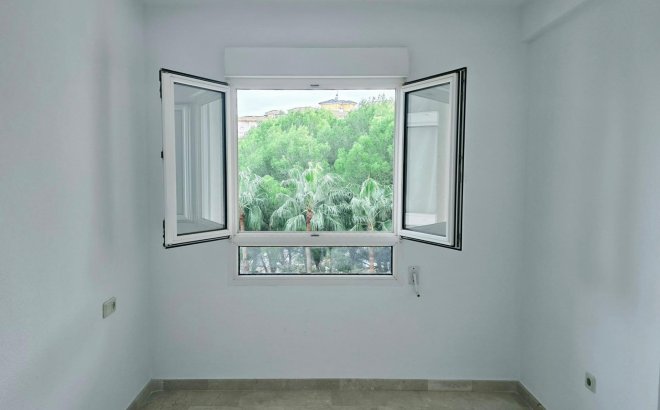 Revente - Appartement -
Orihuela Costa - Altos De Campoamor