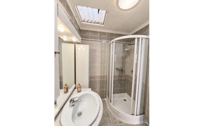Resale - Bungalow -
Torrevieja - Torretas