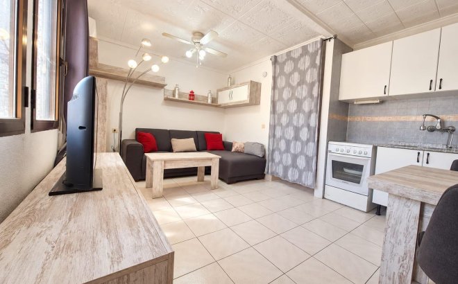 Resale - Bungalow -
Torrevieja - Torretas