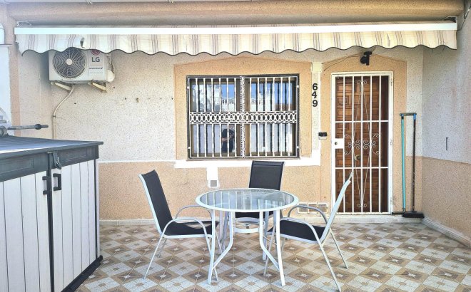 Resale - Bungalow -
Torrevieja - Torretas