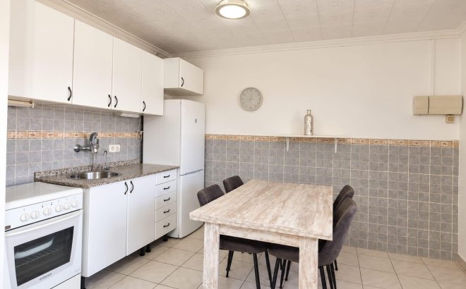 Resale - Bungalow -
Torrevieja - Torretas