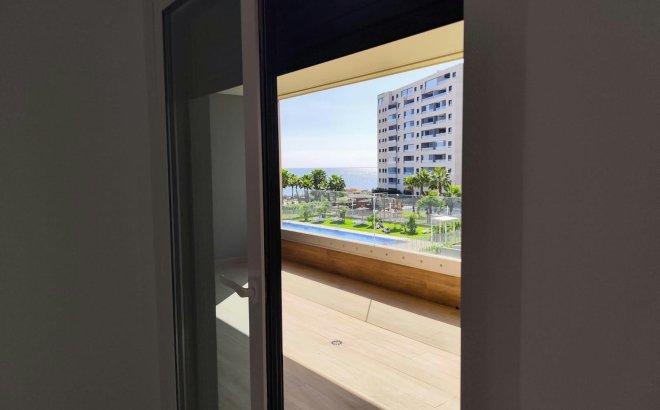 Resale - Apartment -
Orihuela Costa - Punta Prima