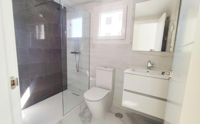 Resale - Apartment -
Orihuela Costa - Punta Prima