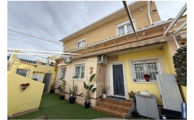 Revente - Town House -
Orihuela Costa - La Florida