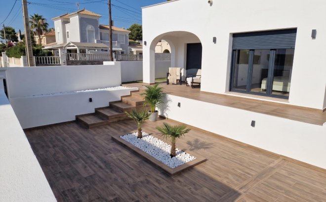 Resale - Villa -
Torrevieja - Los Balcones - Los Altos del Edén
