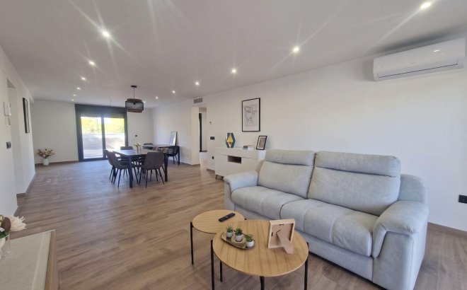 Resale - Villa -
Torrevieja - Los Balcones - Los Altos del Edén