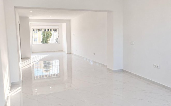 Revente - Town House -
San Miguel de Salinas - Blue Lagoon - Galán