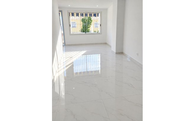 Revente - Town House -
San Miguel de Salinas - Blue Lagoon - Galán