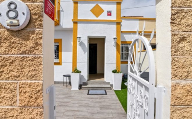 Resale - Town House -
Torrevieja - Costa Blanca
