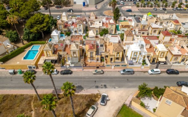 Resale - Town House -
Torrevieja - Costa Blanca