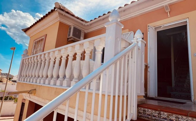 Resale - Apartment -
Villamartin - Costa Blanca