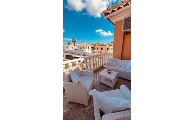 Resale - Apartment -
Villamartin - Costa Blanca
