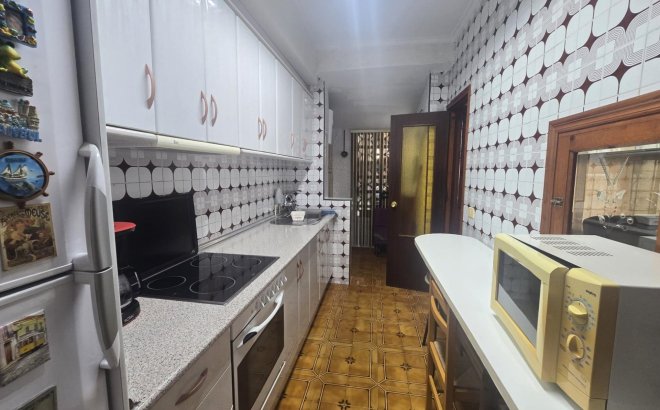 Resale - Dúplex -
Torrevieja - Habaneras