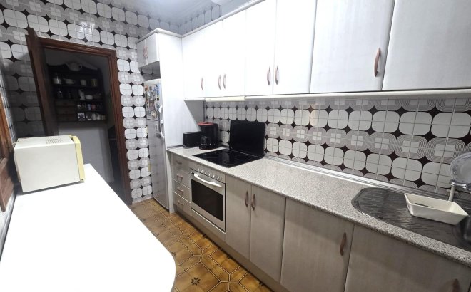Resale - Dúplex -
Torrevieja - Habaneras