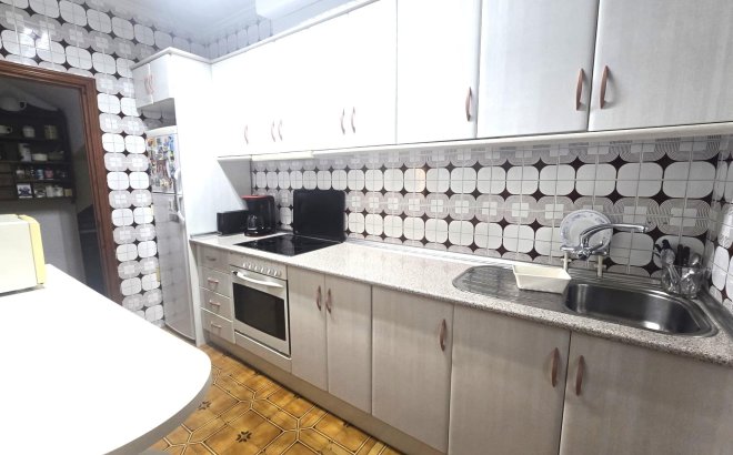 Resale - Dúplex -
Torrevieja - Habaneras