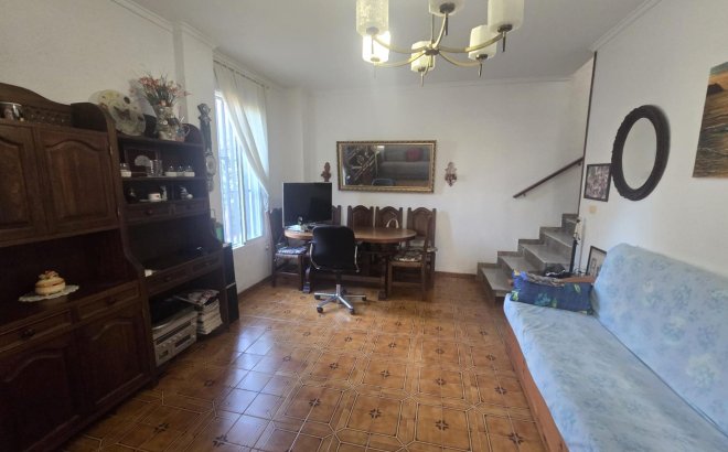 Resale - Dúplex -
Torrevieja - Habaneras