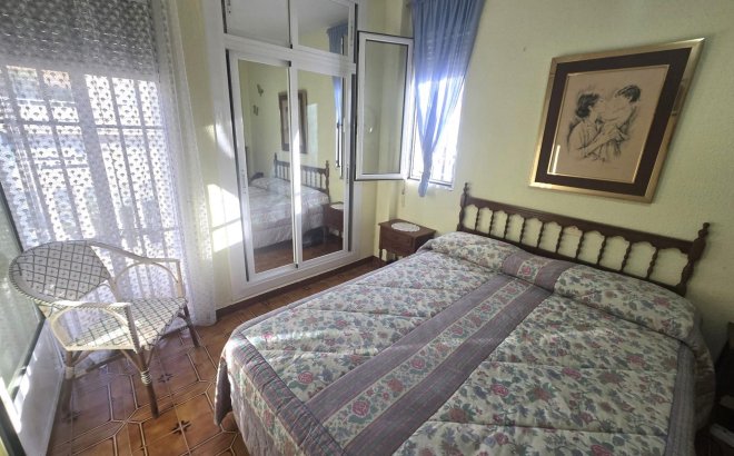 Resale - Dúplex -
Torrevieja - Habaneras
