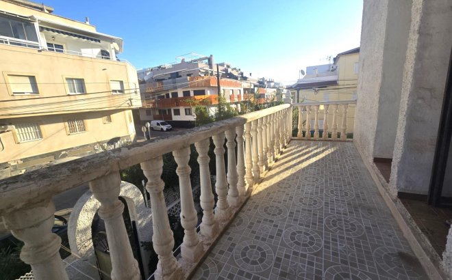 Resale - Dúplex -
Torrevieja - Habaneras