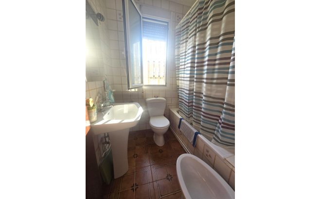 Resale - Dúplex -
Torrevieja - Habaneras