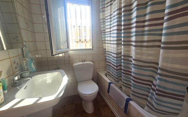 Resale - Dúplex -
Torrevieja - Habaneras