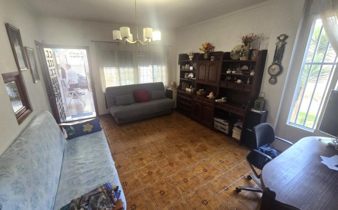 Resale - Dúplex -
Torrevieja - Habaneras