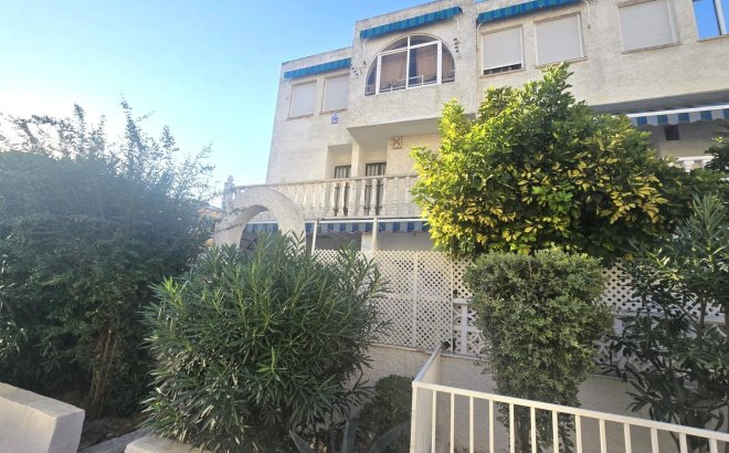 Resale - Dúplex -
Torrevieja - Habaneras