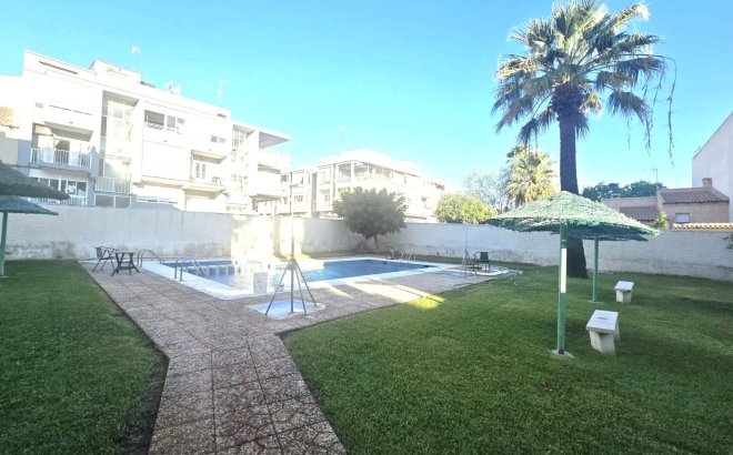 Resale - Dúplex -
Torrevieja - Habaneras