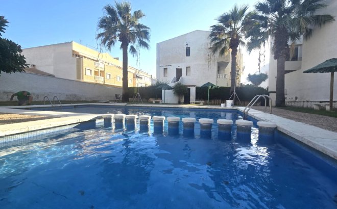 Resale - Dúplex -
Torrevieja - Habaneras