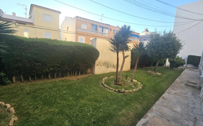 Resale - Dúplex -
Torrevieja - Habaneras