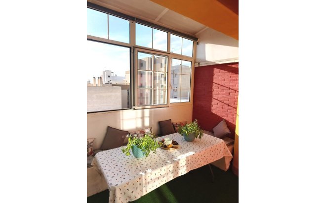 Resale - Apartment -
Torrevieja - Centro