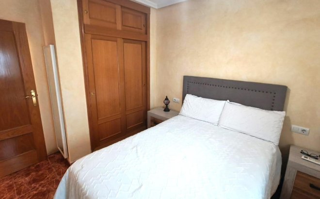 Resale - Apartment -
Torrevieja - Centro