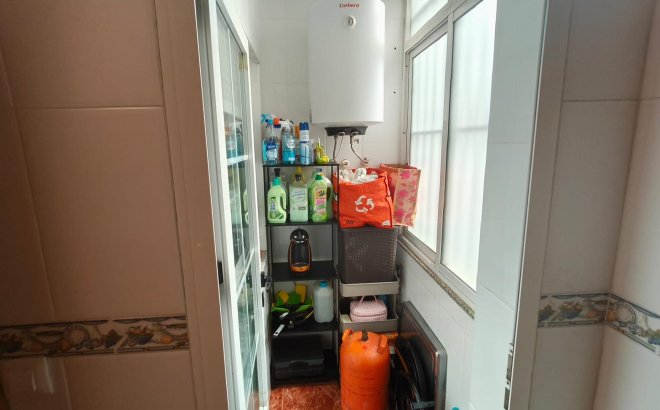 Resale - Apartment -
Torrevieja - Centro