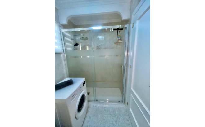 Revente - Appartement -
Torrevieja - Estacion De Autobuses