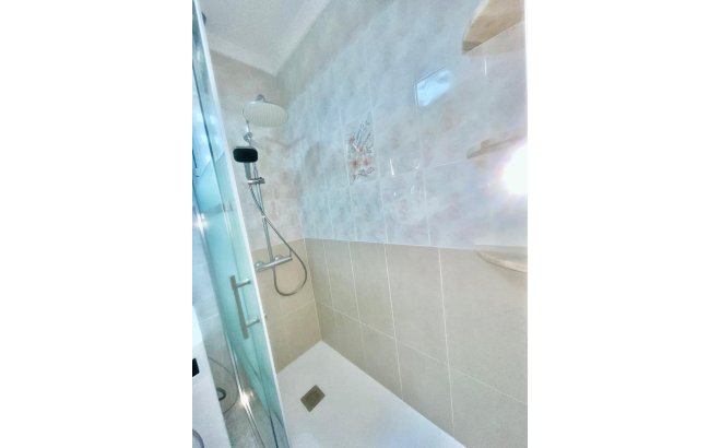 Revente - Appartement -
Torrevieja - Estacion De Autobuses