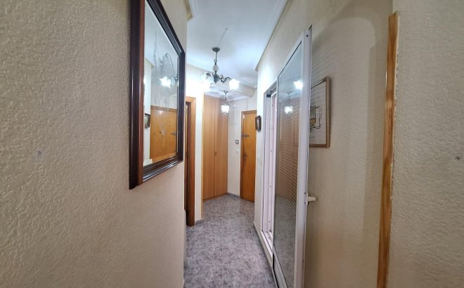 Resale - Apartment -
Torrevieja - Playa de los Locos