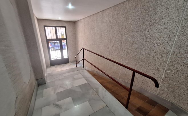 Resale - Apartment -
Torrevieja - Playa de los Locos