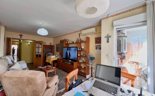 Resale - Apartment -
Torrevieja - Puerto Deportivo