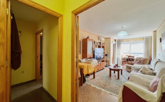Resale - Apartment -
Torrevieja - Puerto Deportivo